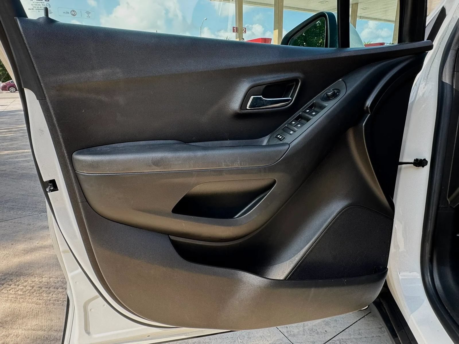 Used 2020 Chevrolet Trax LT w/ LT Convenience Package FWD image 35