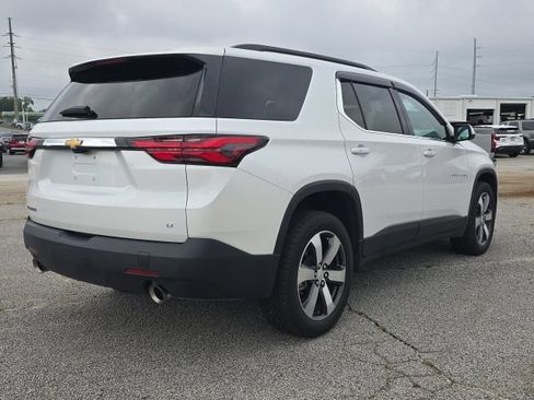 Used 2023 Chevrolet Traverse LT w/ LT Premium Package FWD image 5