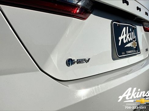 Used 2025 Toyota Camry SE image 18