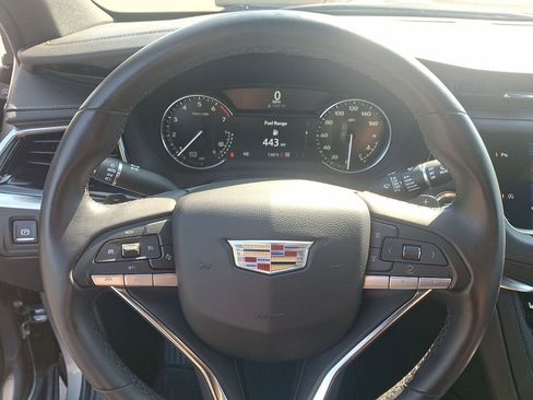 Certified 2025 Cadillac XT6 Luxury AWD/4WD image 16
