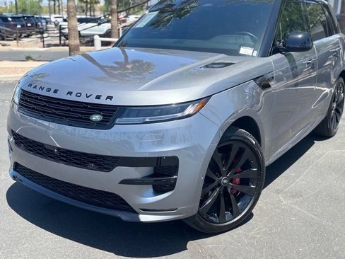 Used 2025 Land Rover Range Rover Sport Dynamic SE AWD/4WD image 2