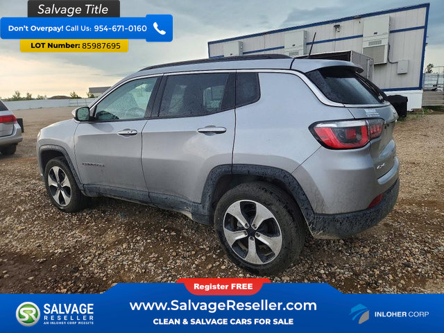 Used 2018 Jeep Compass Latitude w/ Popular Equipment Group AWD/4WD image 3