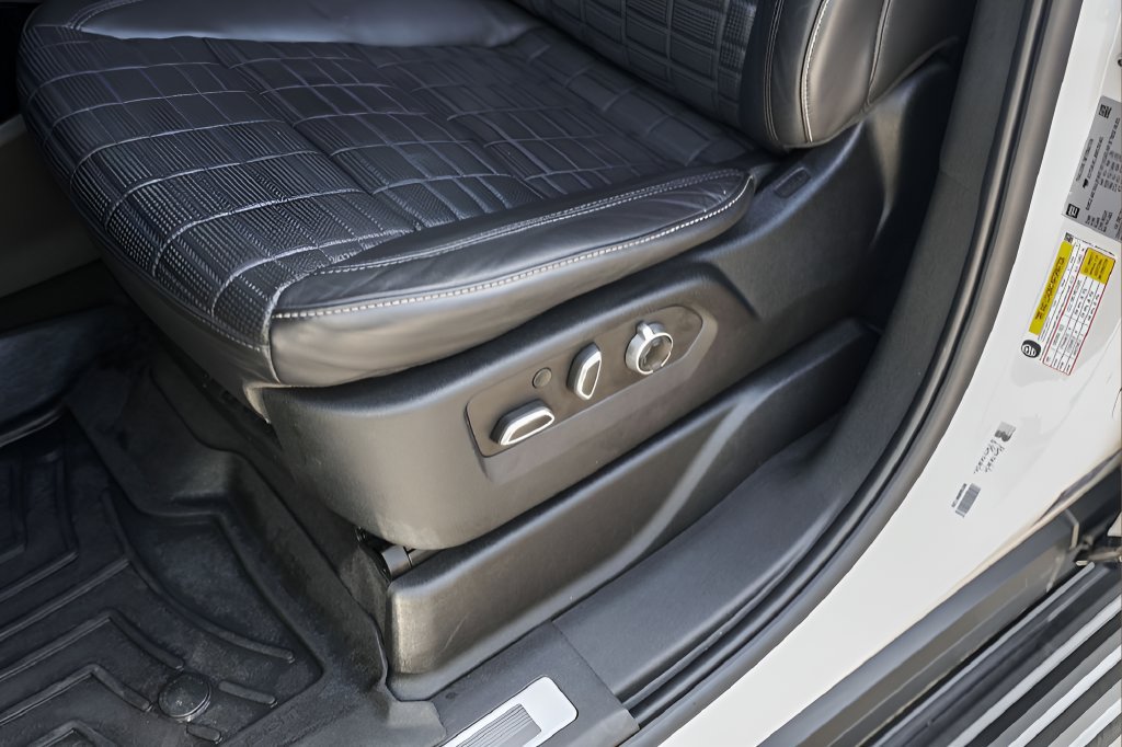 Used 2022 Cadillac Escalade Sport Platinum AWD/4WD image 15
