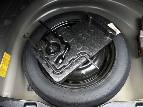 Used 2012 Toyota Corolla LE image 22