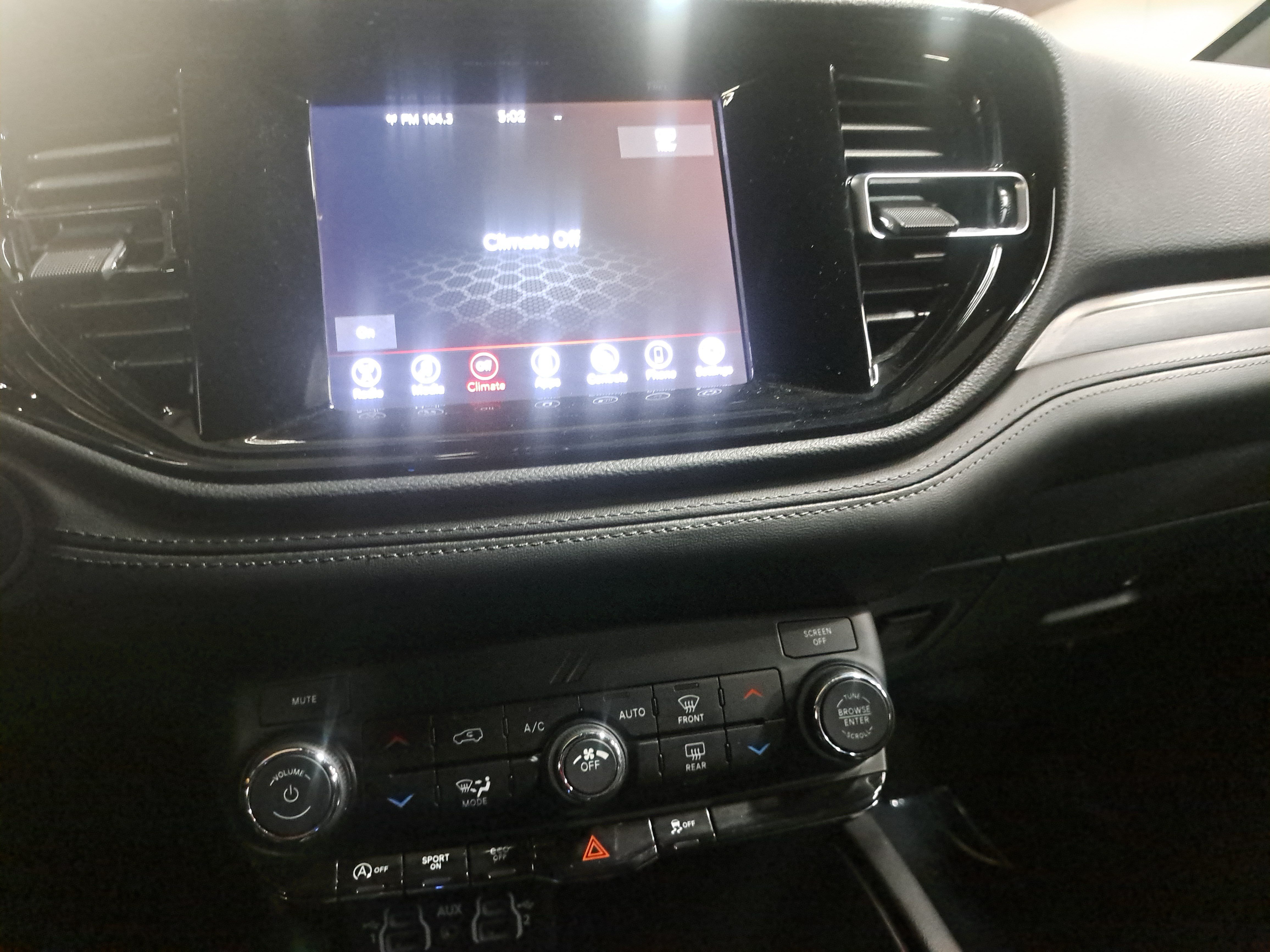 Used 2022 Dodge Durango SXT w/ Blacktop Package RWD image 20