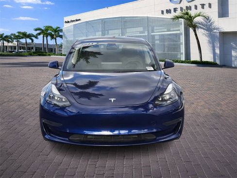 Used 2023 Tesla Model 3 Standard Range image 2