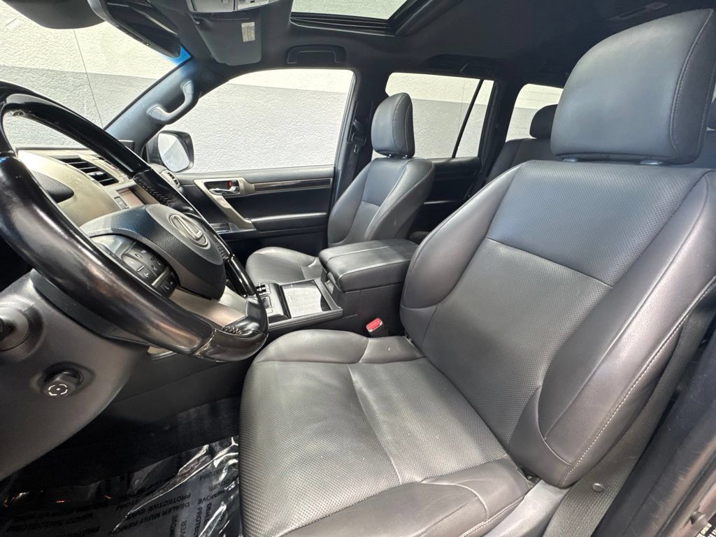 Used 2021 Lexus GX 460 Premium w/ Premium Package AWD/4WD image 17