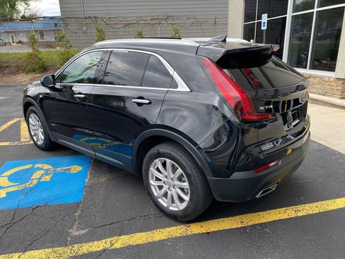 Used 2023 Cadillac XT4 Luxury w/ Cold Weather Package FWD image 3