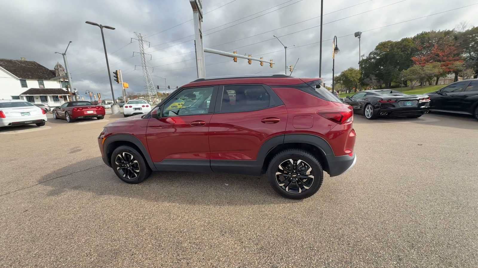 Certified 2022 Chevrolet TrailBlazer LT w/ Convenience Package AWD/4WD image 5