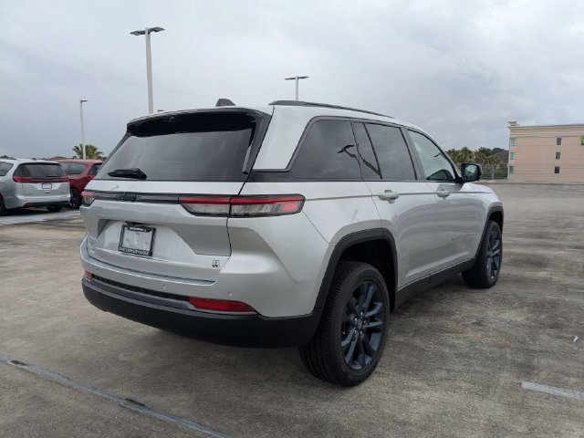New 2026 Jeep Grand Cherokee Limited AWD/4WD image 4