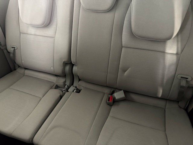 Used 2015 Kia Sedona LX w/ LX Convenience Package FWD image 27