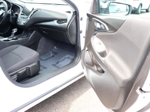 Used 2024 Chevrolet Malibu LT image 15