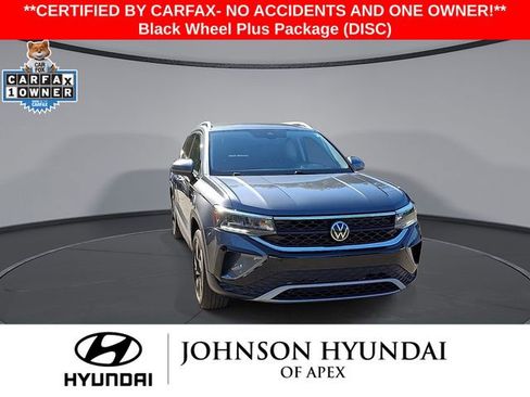 Used 2024 Volkswagen Taos SE w/ Black Wheel Plus Package AWD/4WD image 2