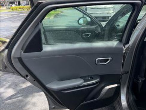 Used 2025 Kia K4 FWD image 21