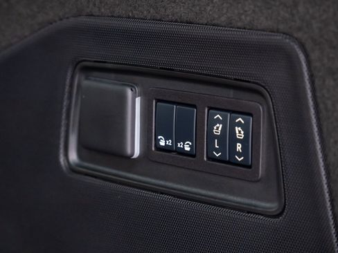 New 2026 Cadillac Escalade Platinum Sport w/ LPO, ONYX Package image 30