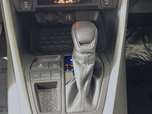 Used 2024 Toyota RAV4 XLE w/ Convenience Package image 24