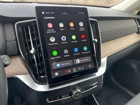 Certified 2025 Volvo XC90 B5 Plus image 26