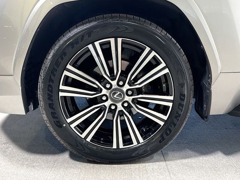 Used 2022 Lexus LX 600 4WD w/ Accessory Package (Z1) image 43