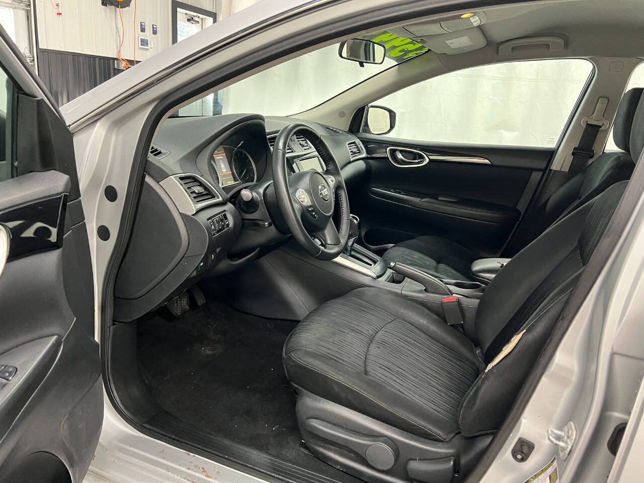 Used 2019 Nissan Sentra SV FWD image 7