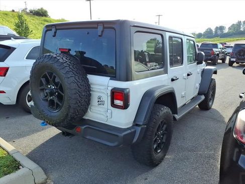 Used 2024 Jeep Wrangler Unlimited AWD/4WD image 7