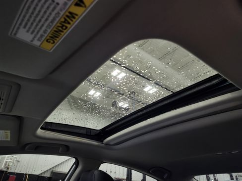 Used 2019 Honda Civic Touring image 15