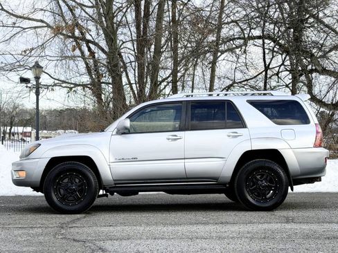 Used 2004 Toyota 4Runner SR5 image 2