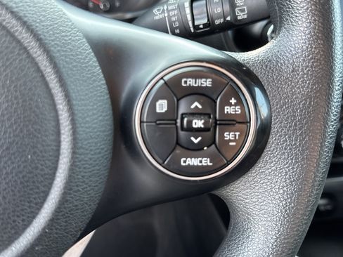 Used 2022 Kia Soul LX image 28