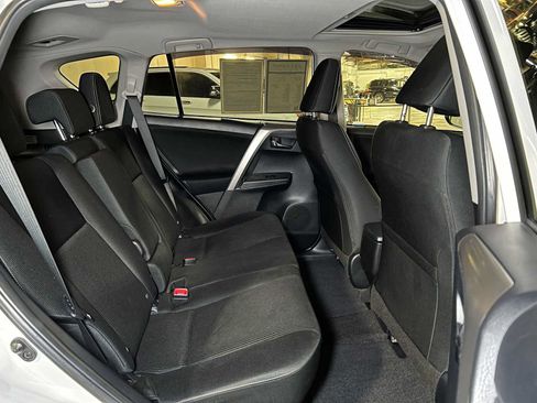 Used 2014 Toyota RAV4 XLE AWD/4WD image 13
