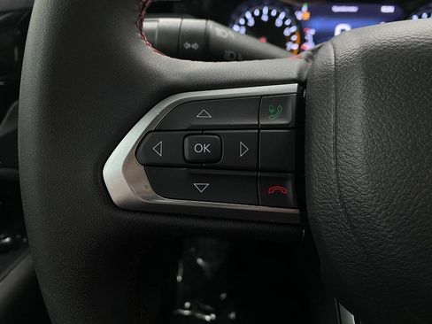 Used 2025 Jeep Compass Trailhawk AWD/4WD image 14