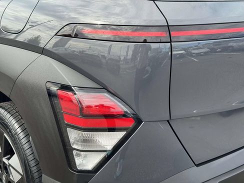 Used 2024 Hyundai Kona SEL AWD/4WD image 11