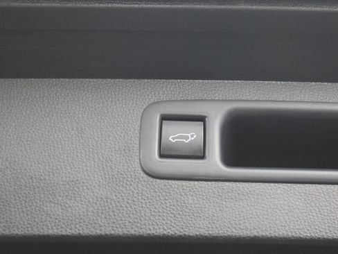 Used 2022 Toyota Highlander XLE image 13