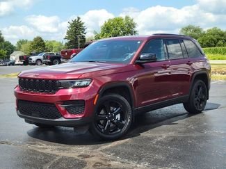 Used 2024 Jeep Grand Cherokee Altitude AWD/4WD video 1