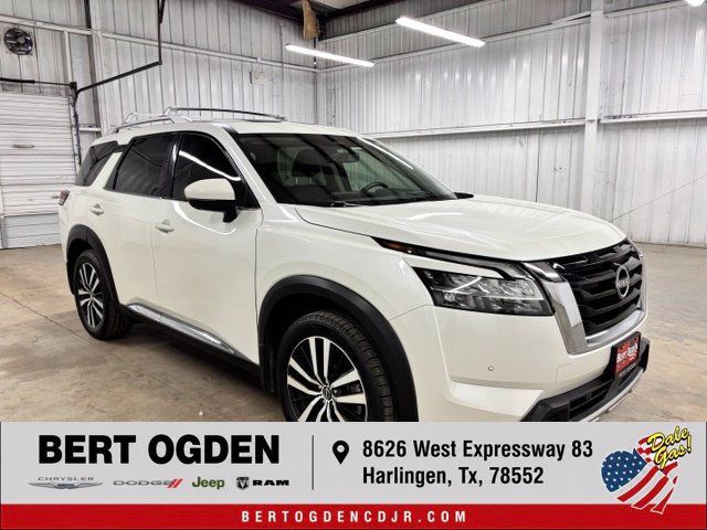 Used 2023 Nissan Pathfinder Platinum FWD image 1
