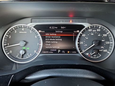 Used 2025 Nissan Pathfinder SV FWD image 26
