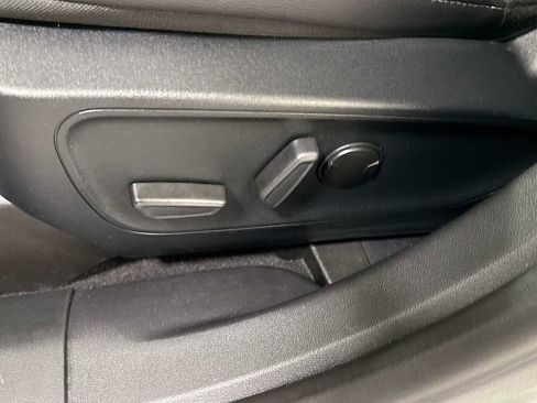 Used 2021 Ford Escape Titanium image 14