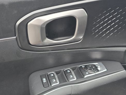 Used 2024 Kia Sorento S FWD image 32