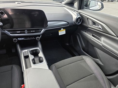 New 2026 Chevrolet Equinox EV LT image 17