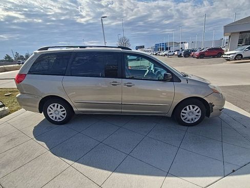 Used 2008 Toyota Sienna LE image 4