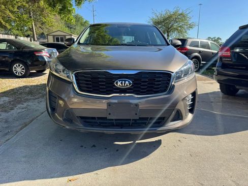Used 2019 Kia Sorento FWD image 3