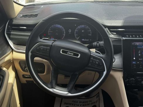 Used 2022 Jeep Grand Cherokee L Limited AWD/4WD image 11