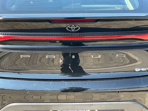 Used 2025 Toyota Prius LE FWD image 35