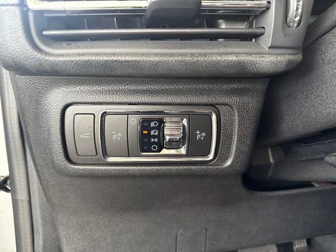 Used 2022 Lincoln Corsair AWD w/ Premium Package image 15