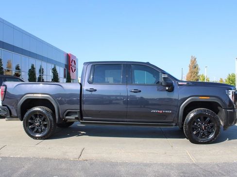 Used 2024 GMC Sierra 2500 AT4 w/ AT4 Premium Plus Package image 6