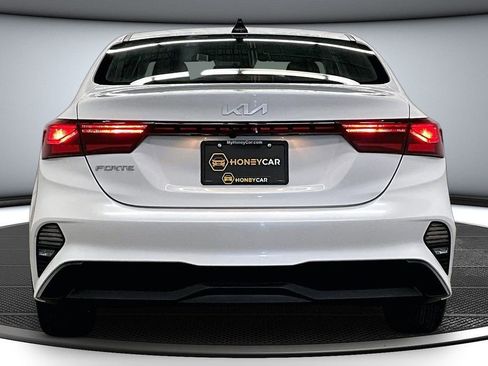 Used 2023 Kia Forte LXS image 5