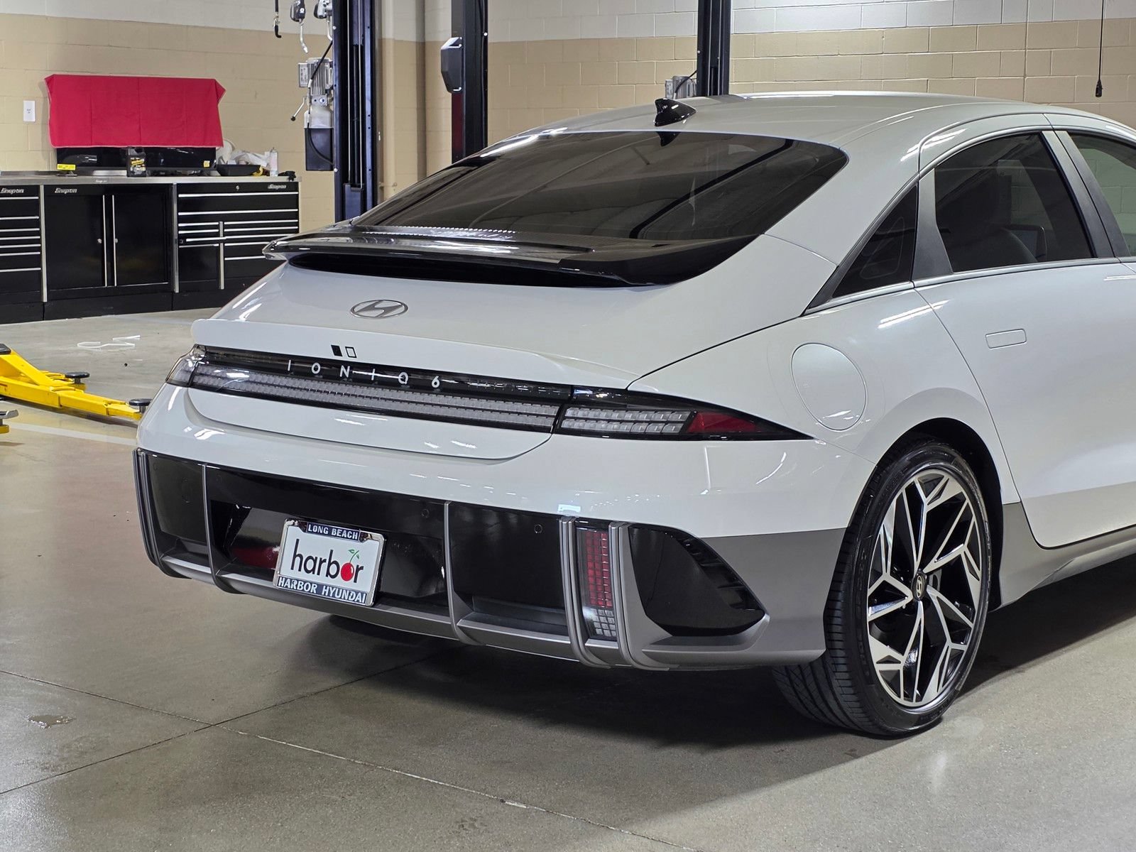 Used 2023 Hyundai Ioniq 6 SEL RWD image 11