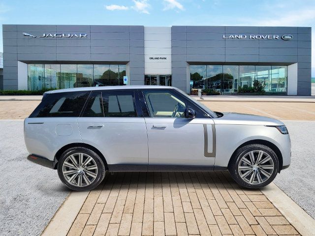 Used 2023 Land Rover Range Rover SE AWD/4WD image 4