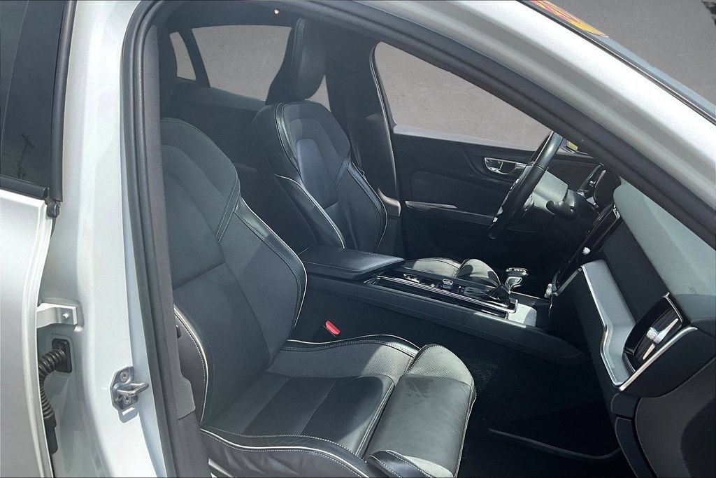 Used 2019 Volvo S60 T6 R-Design AWD/4WD image 29