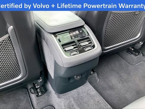 Certified 2025 Volvo XC90 B6 Plus image 30