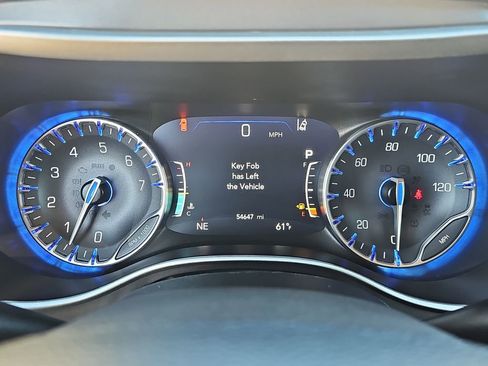 Used 2024 Chrysler Pacifica Touring-L image 20