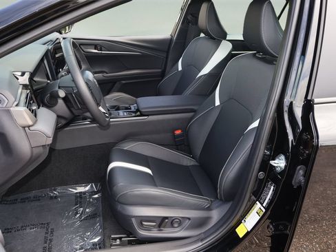 Used 2026 Toyota Camry SE FWD image 11